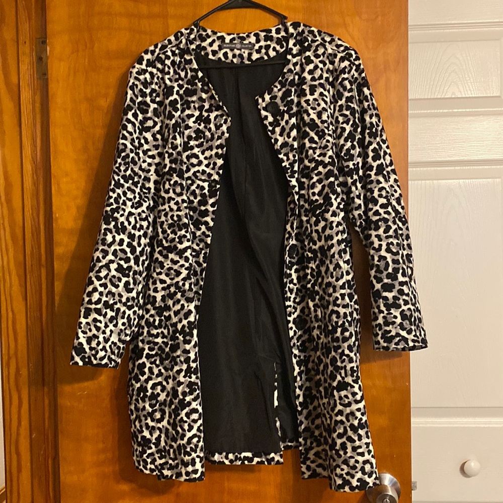 Leopard button coat